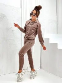 welurowy-komplet-dresowy-w-prazek-cappuccino