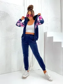 welurowy-komplet-dresowy-z-bluza-w-kwiaty-granatowy
