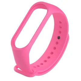 silikonowa-opaska-zamienna-do-xiaomi-mi-band-4-mi-band-3-rozowy