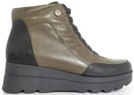 skorzane-botki-na-koturnie-pitillos-5356-khaki-r40