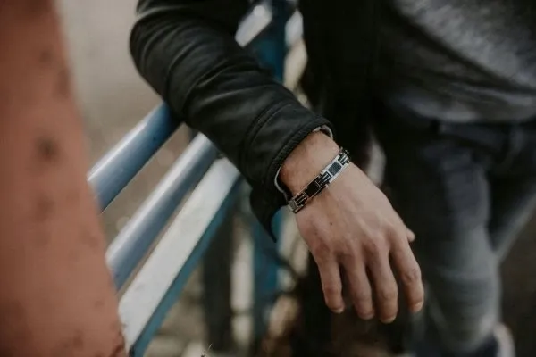bransoletka-lunavit-titanium-magnetic-silver