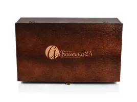 zamykana-skrzynka-na-dwa-wina-grawer-logo-orzech