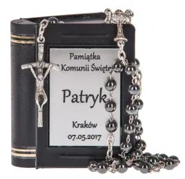 rozaniec-i-pudelko-z-grawerem-komunia-ihs-perla