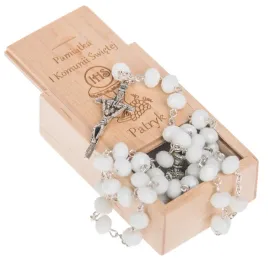 rozaniec-i-drewniane-pudelko-z-grawerem-komunia