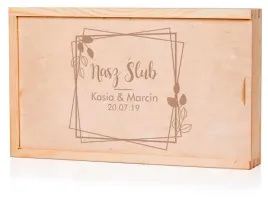 drewniane-pudelko-na-zdjecia-odbitki-10x15-grawer