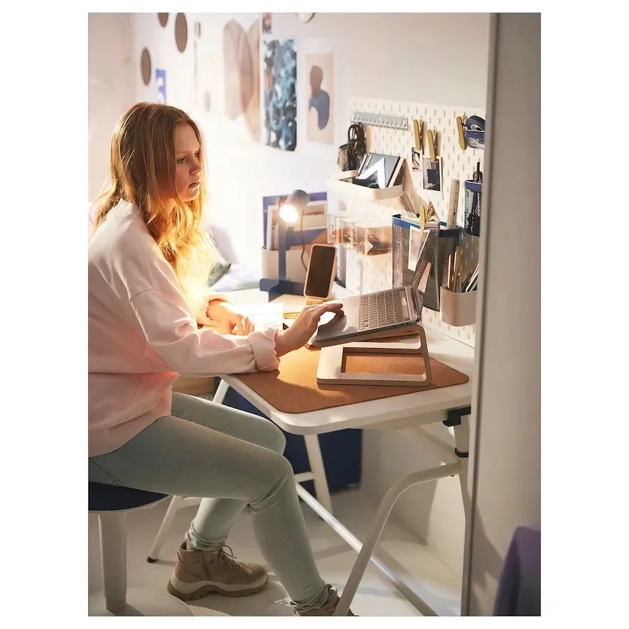 ikea-stenerik-podstawka-pod-laptopa