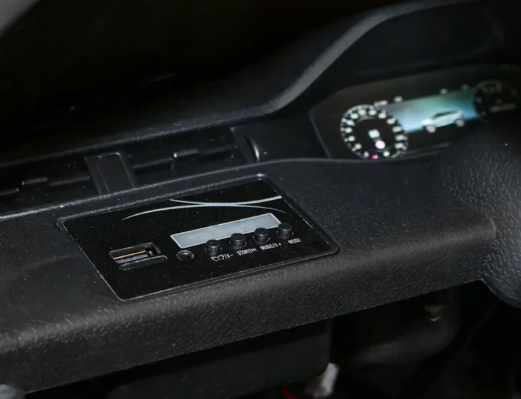 range-rover-evoque-na-akumulator-czarny-mp3-led-liczba-drzwi-2