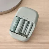 ikea-stenkol-ladowarka-na-4-baterie-kolor-szary
