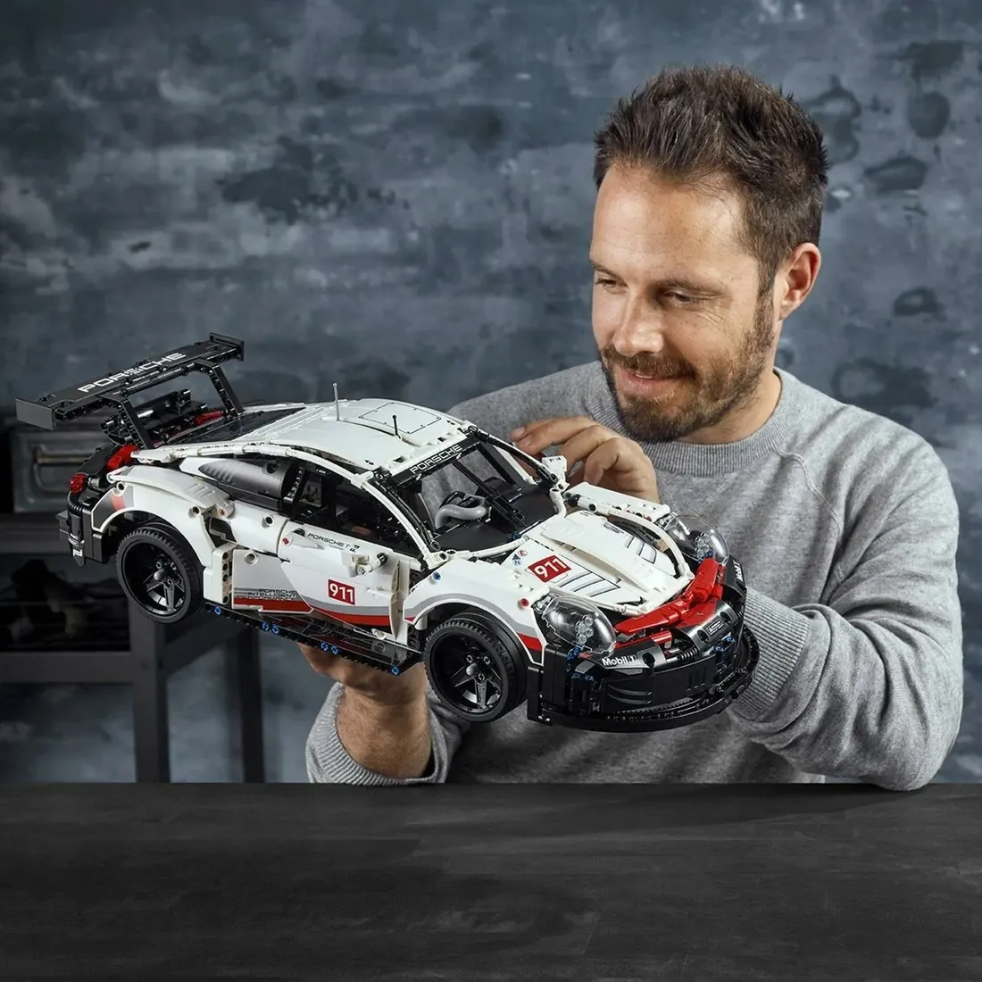 lego-technic-porsche-911-rsr-42096