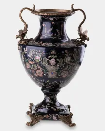 porcelanowa-amfora-z-wazkami-czarna