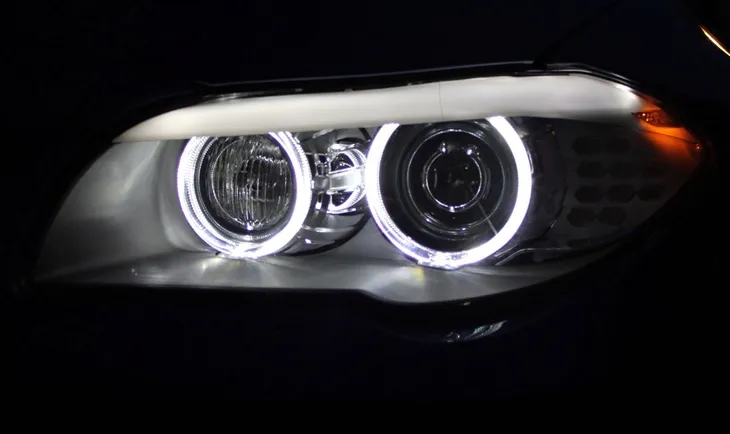 led-markery-biale-ringi-bmw-x3-e83-moc-14w-ledowe-stan-nowy-producent-czesci-shr-germany
