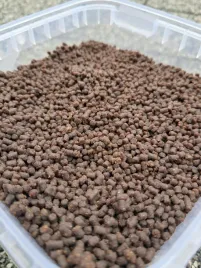 ready-pellet-aller-aqua-2mm-wiaderko-pelet-na-ryby-gotowy-do-uzycia-700g