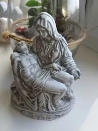 ozdoba-betonowa-figurka-sakralna-maryja-z-jezusem-pieta
