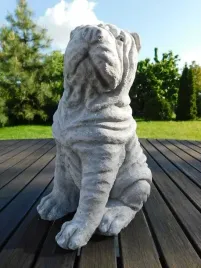 ozdoba-betonowa-figurka-pies-shar-pei-ogrod-dom-bialy