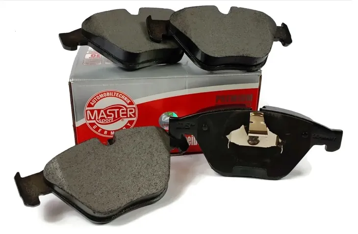 tarcze-klocki-przod-bmw-5-e60-e61-324mm-producent-czesci-kraft-automotive