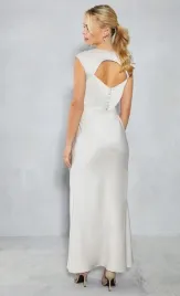 a0e102-srebrna-satynowa-sukienka-maxi-z-odkrytymi-plecami-oasis-xl