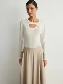 biala-bluzka-z-wycieciem-reserved-xl