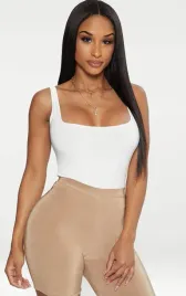 biale-body-na-ramiaczkach-prettylittlething-xl