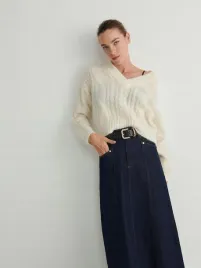 kremowy-sweter-z-welna-z-dekoltem-v-reserved-s