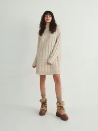 bezowa-dzianinowa-sukienka-z-ozdobnym-splotem-reserved-m