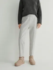 szare-spodnie-z-przeszyciem-reserved-s