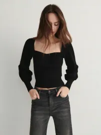 czarna-bluzka-z-dekoltem-w-serce-reserved-l