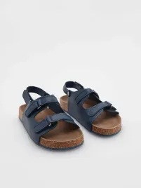 niebieskie-skorzane-sandaly-reserved-40