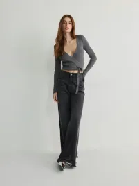 szara-bluzka-z-wiazaniem-reserved-m