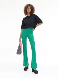 zielone-spodnie-flare-w-paski-reserved-xs