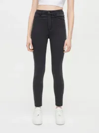 czarne-jeansy-skinny-fit-z-efektem-sprania-house-xxs