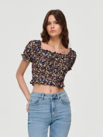 czarna-krotka-bluzka-z-bufiastymi-rekawami-w-kwiaty-house-xl