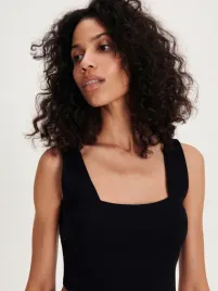 czarny-gladki-crop-top-reserved-m