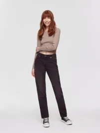 czarne-proste-spodnie-z-efektem-sprania-ze-srednim-stanem-house-m