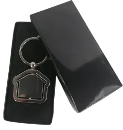 metalowy-brelok-do-kluczy-z-grawerem-dom-etui