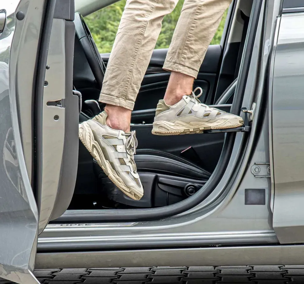 dodatkowy-stopien-podest-do-samochodu