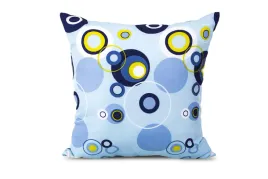 poduszka-40x40-blekitna-w-niebieskie-i-granatowe-kola-simply