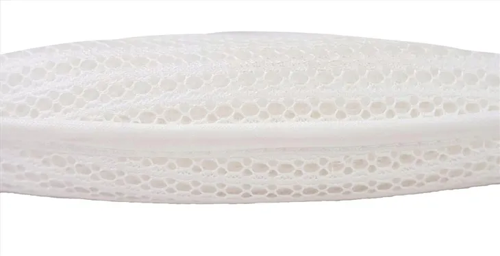 poduszka-niemowleca-shape-biala-dlugosc-poduszki-33-cm