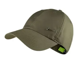 czapka-z-daszkiem-nike-zielona-metalowe-logo-fb5372222-one-size