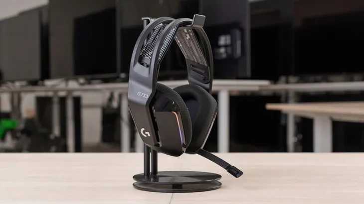 sluchawki-logitech-g733-lightspeed-black-logitech-konstrukcja-zamknieta