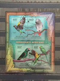 znaczki-fauna-ptaki-papugi-centr-afryka-kasowany-p19