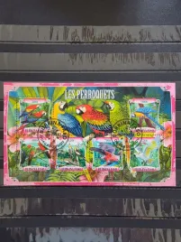 znaczki-fauna-ptaki-papugi-burkina-faso-kasowany-p25