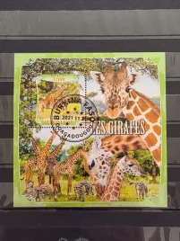 znaczki-fauna-zyrafy-burkina-faso-kasowany-zn27