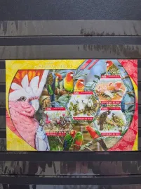 znaczki-ptaki-papugi-mali-kasowany-p26