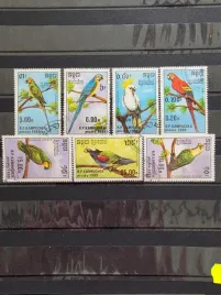 znaczki-ptaki-papugi-kampucza-kasowany-p28
