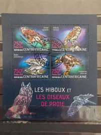 znaczki-fauna-ptaki-sowy-jastrzebie-centr-afryka-kasowany-zn28