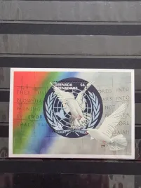 znaczki-fauna-zwierzeta-ptaki-golebie-grenada-czysty-zn22