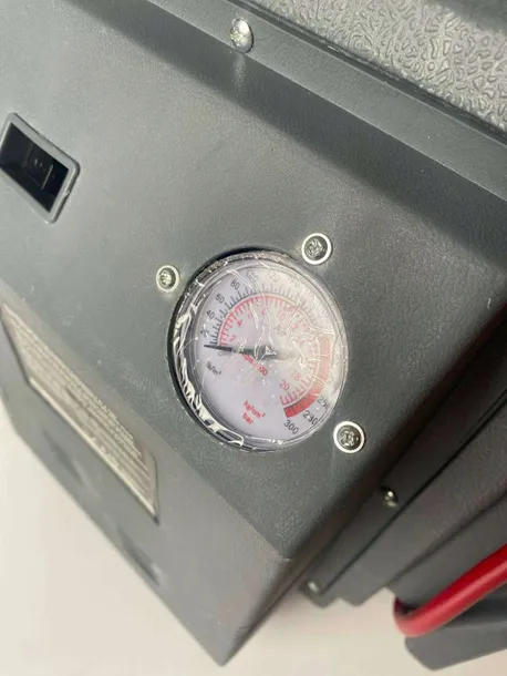 booster-4w1-kompresor-rozruch-latarka-stan-powystawowy-stan-opakowania-otwarte