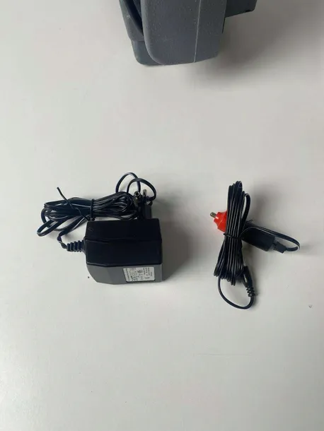 booster-4w1-kompresor-rozruch-latarka-stan-powystawowy-napiecie-nominalne-12-v