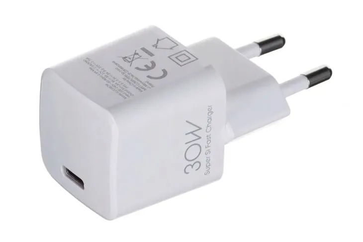 ladowarka-sieciowa-i-box-c-38-pd30w-usb-c-waga-z-opakowaniem-0-15-kg