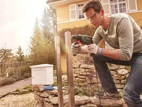 bosch-universalimpact-700-walizka-akc-typ-uchwytu-samozaciskowy